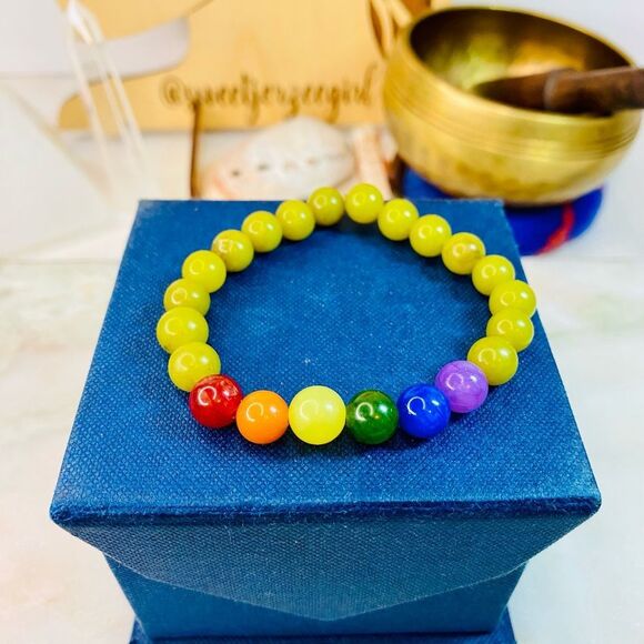 Olive Green Jade Hand Crafted Rainbow Gemstone Stretch Bracelet - Picture 3 of 7